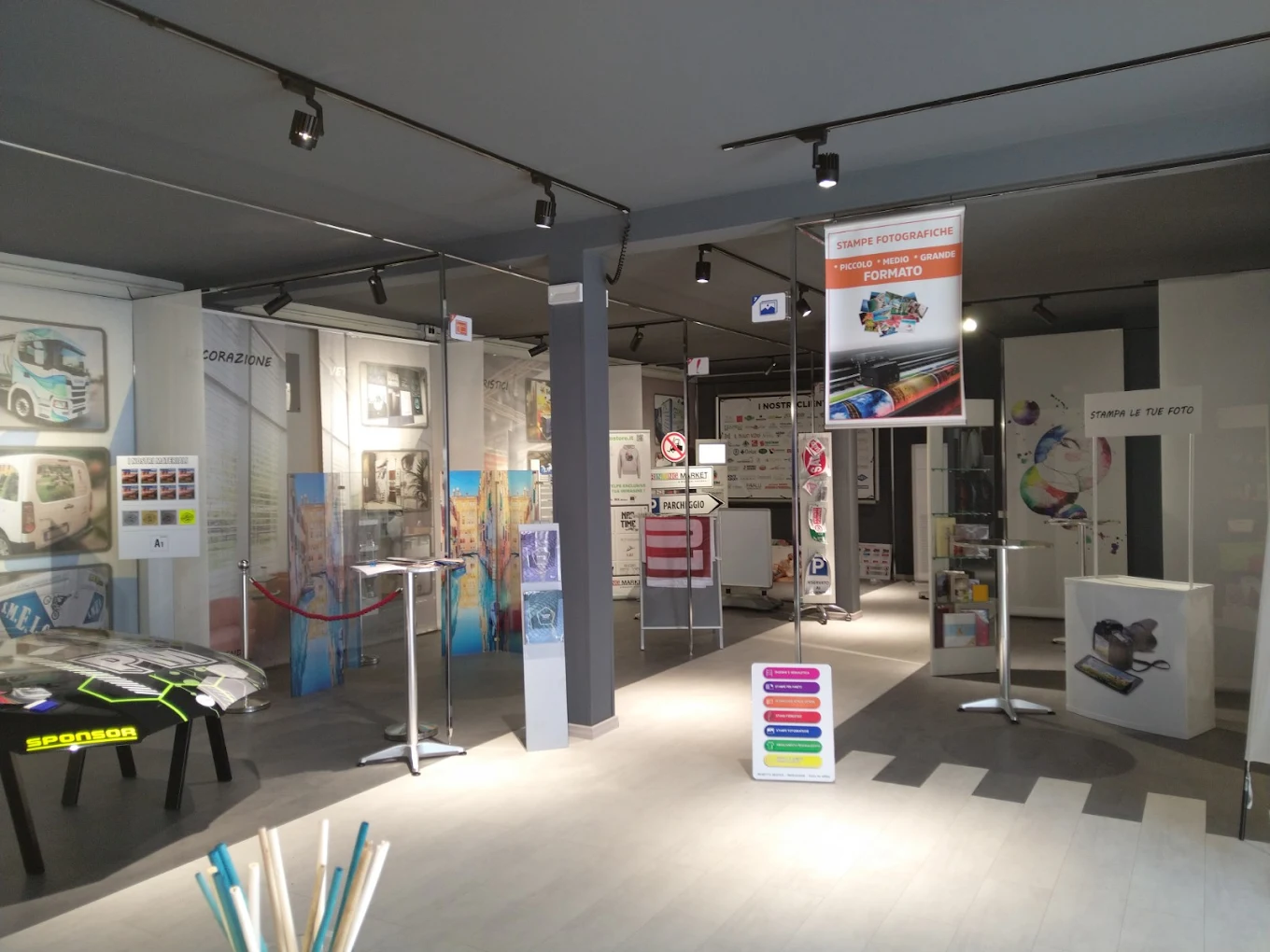 Sala campionaria e selezione materiali